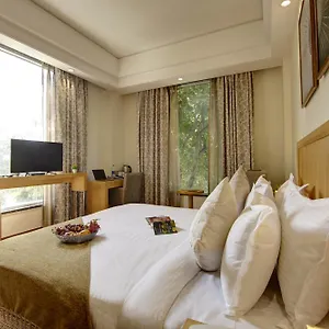 Hotel Saltstayz Select - Galleria Market & Golf Course Road ****